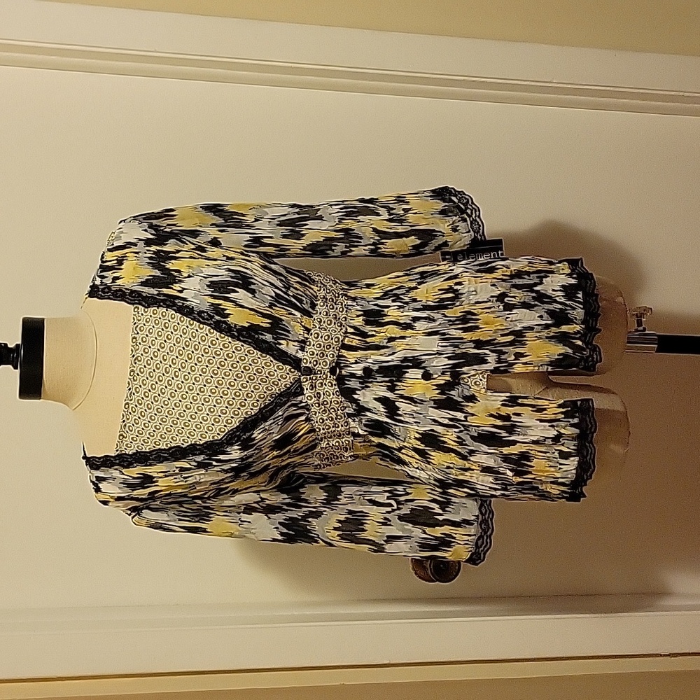 NWT: Elementz Women's 2 Piece Crinkle Top With Matching Cami